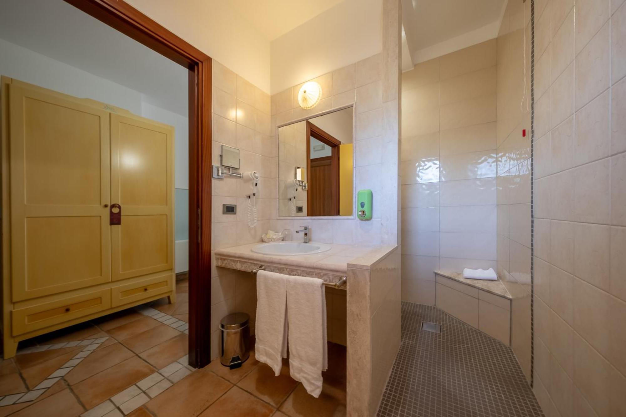 קאלאסטה Hotel Luci Del Faro מראה חיצוני תמונה