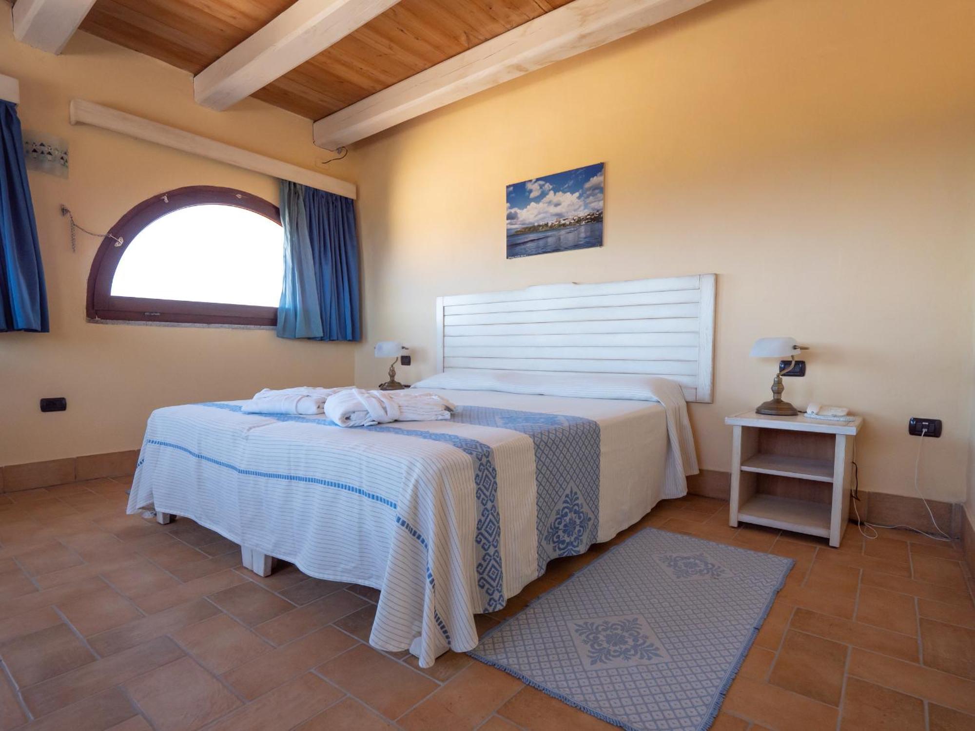 קאלאסטה Hotel Luci Del Faro מראה חיצוני תמונה